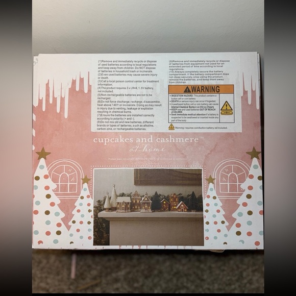 LED Christmas GINGERBREAD VILLAGE by Cupcakes & Cashmere NEW SET viral TikTok - Picture 3 of 3